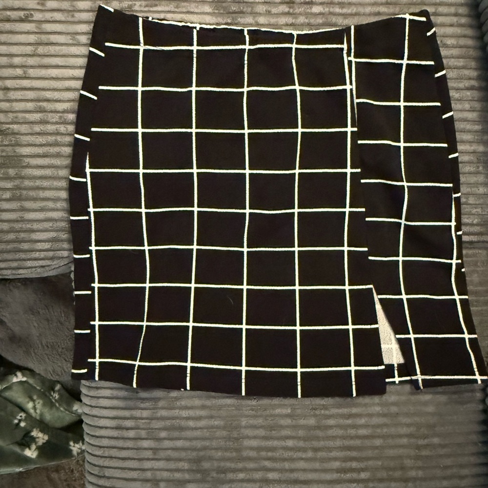 SHEIN Black and White Pencil Skirt with Slit